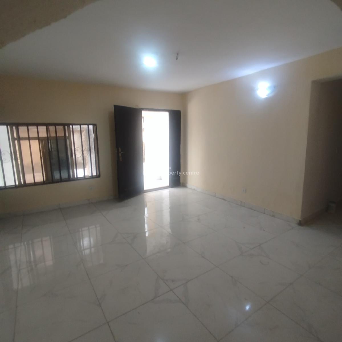 Nice 3bedroom Flat, Olusesi Street,close to Royal Pine Estate, Lekki Expressway, Lekki, Lagos, Flat / Apartment for Rent
