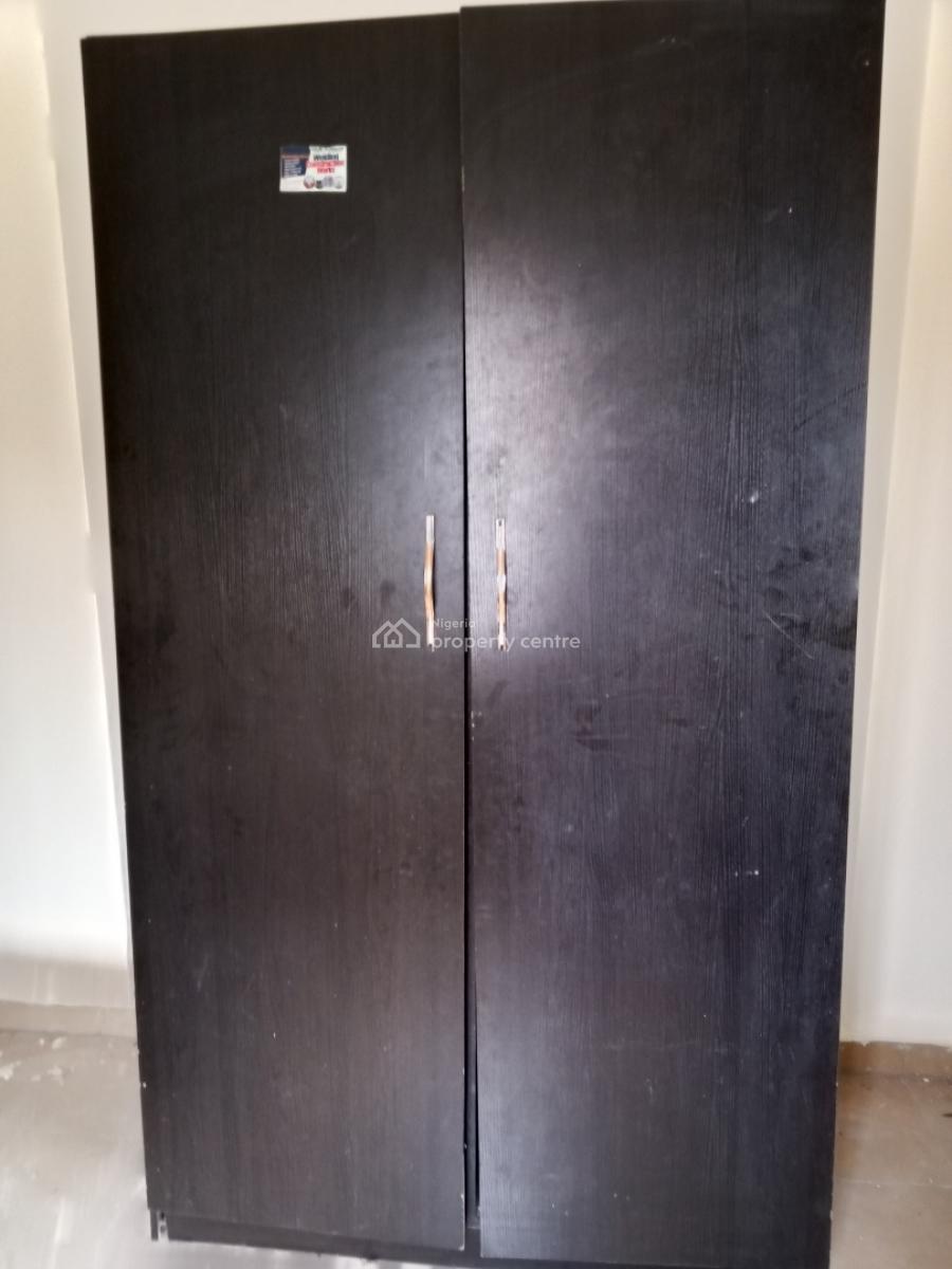 Sharp 2 Bedrooms, Bucknor Estate, Isolo, Lagos, Flat / Apartment for Rent