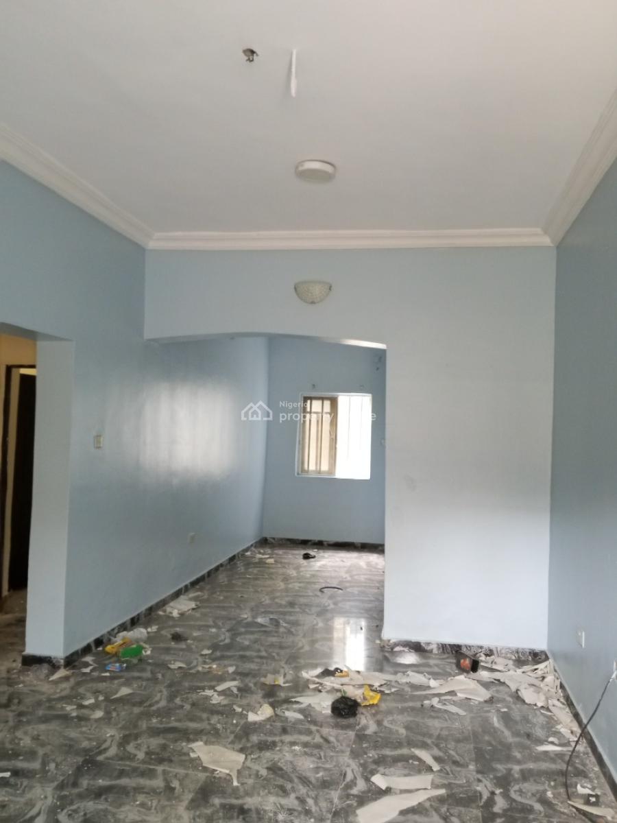 Sharp 2 Bedrooms, Bucknor Estate, Isolo, Lagos, Flat / Apartment for Rent