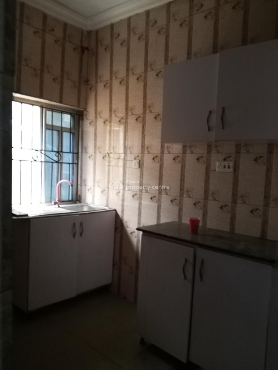 Sharp 2 Bedrooms, Bucknor Estate, Isolo, Lagos, Flat / Apartment for Rent