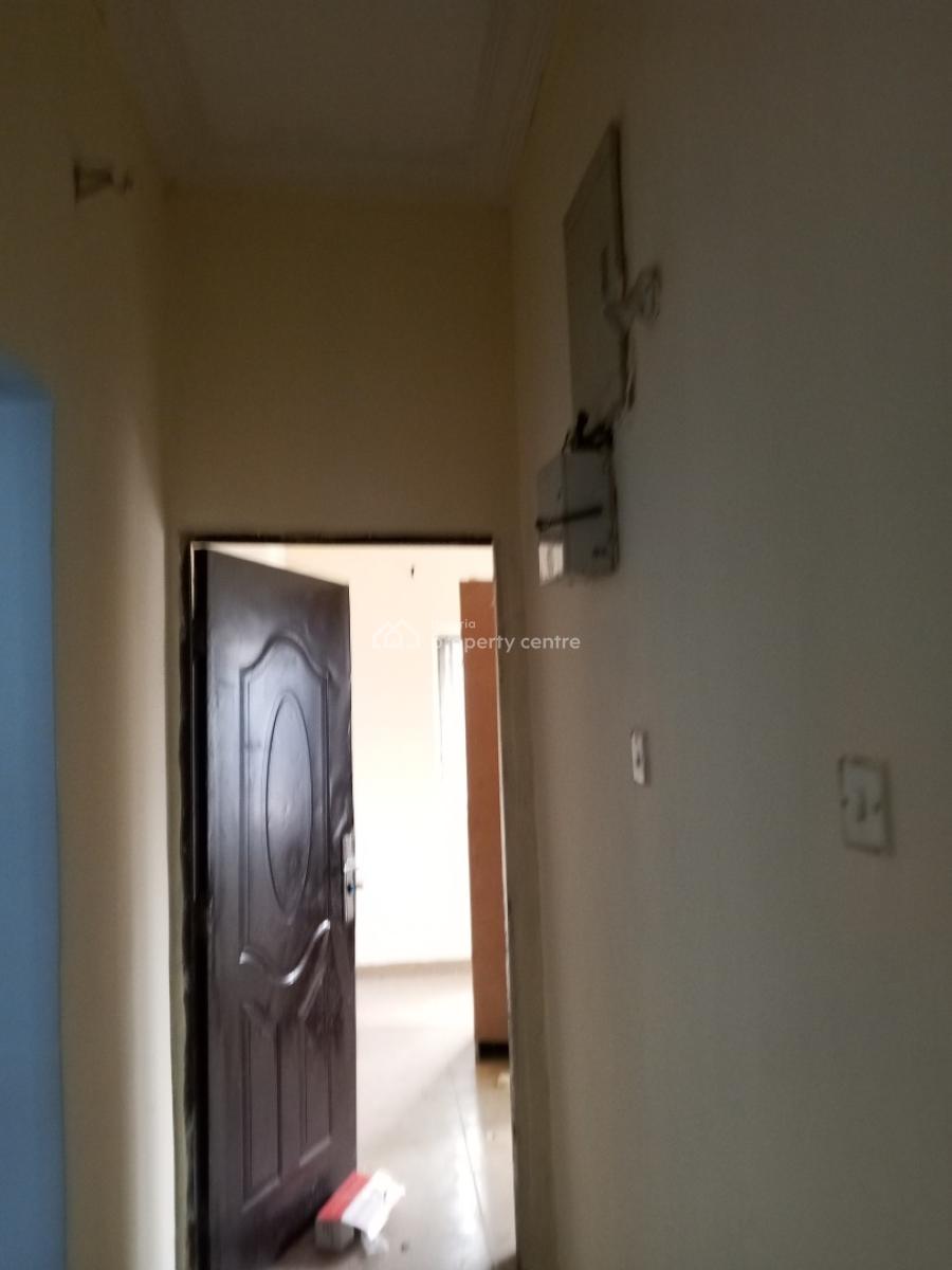 Sharp 2 Bedrooms, Bucknor Estate, Isolo, Lagos, Flat / Apartment for Rent