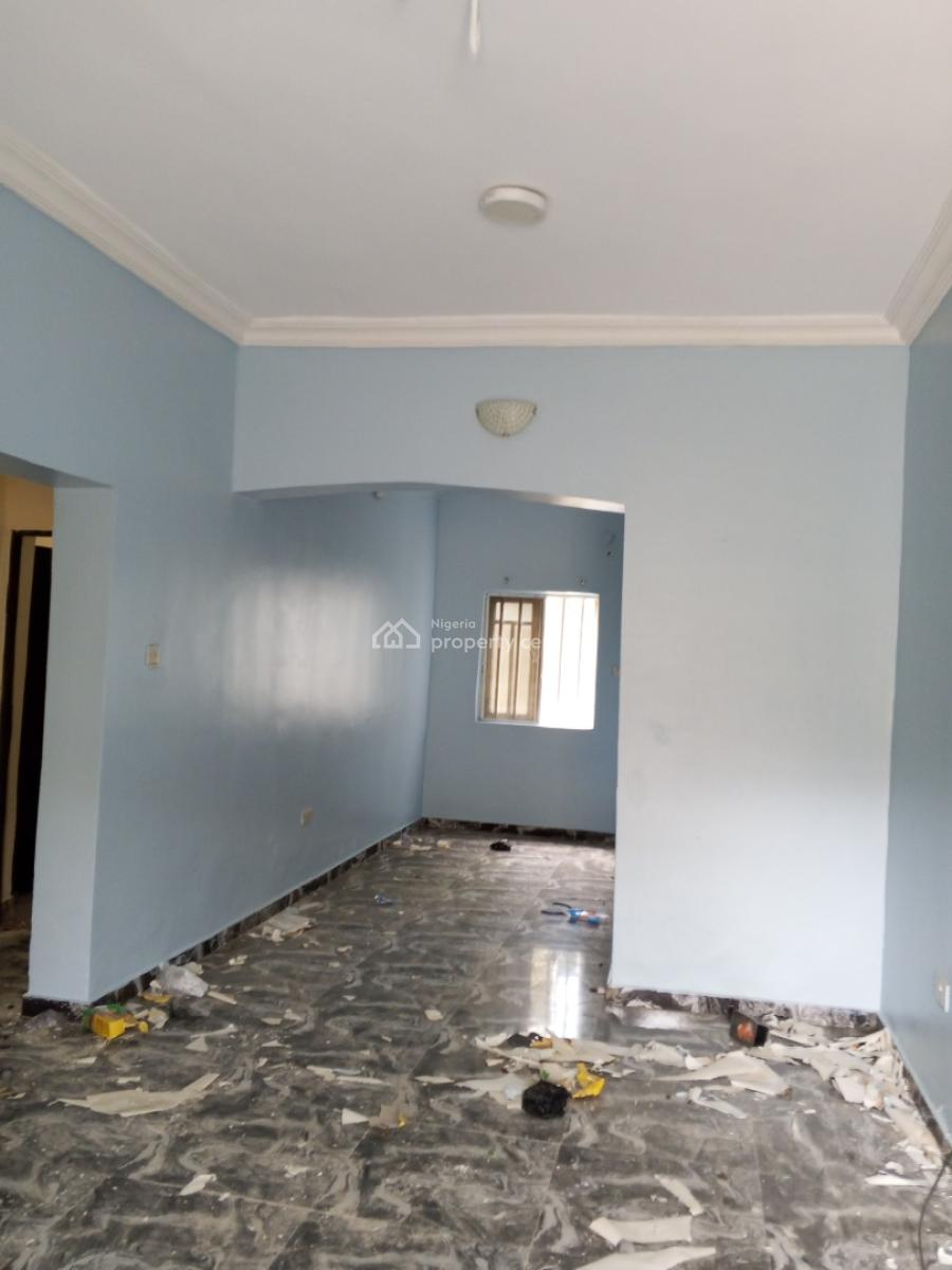 Sharp 2 Bedrooms, Bucknor Estate, Isolo, Lagos, Flat / Apartment for Rent