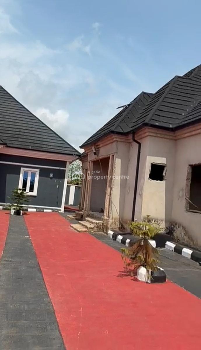 Semi Direct Brief, Ogheghe, Off Sapele Road. Benin City, Ikpoba Okha, Edo, Block of Flats for Sale