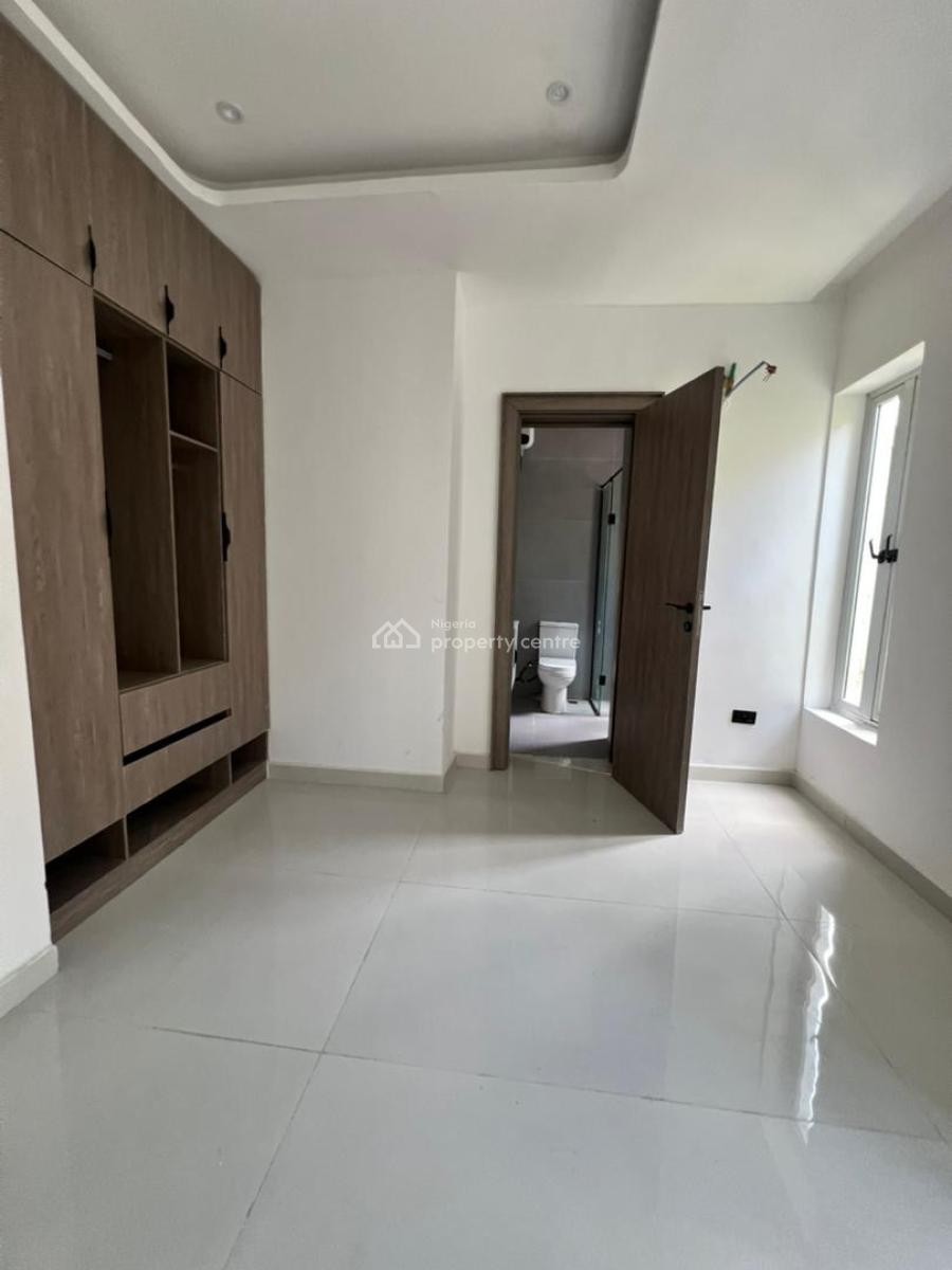 Exclusive 2 Bedroom Apartment with Pool Gym and Elevator, Lekki Phase 1,lekki, Lekki Phase 1, Lekki, Lagos, Block of Flats for Sale