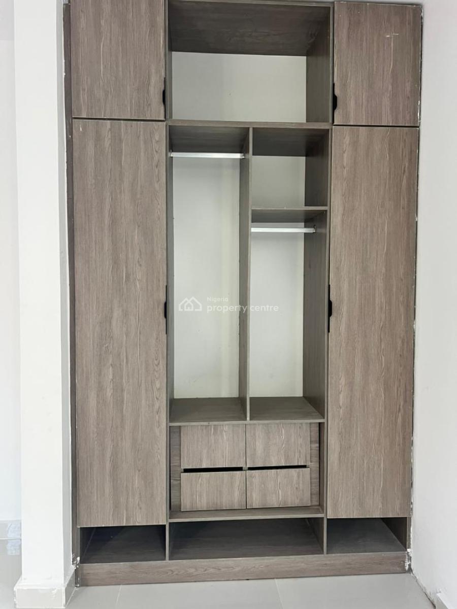 Exclusive 2 Bedroom Apartment with Pool Gym and Elevator, Lekki Phase 1,lekki, Lekki Phase 1, Lekki, Lagos, Block of Flats for Sale