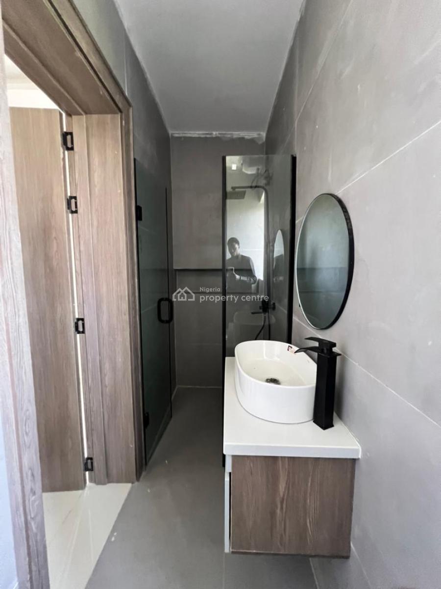 Exclusive 2 Bedroom Apartment with Pool Gym and Elevator, Lekki Phase 1,lekki, Lekki Phase 1, Lekki, Lagos, Block of Flats for Sale