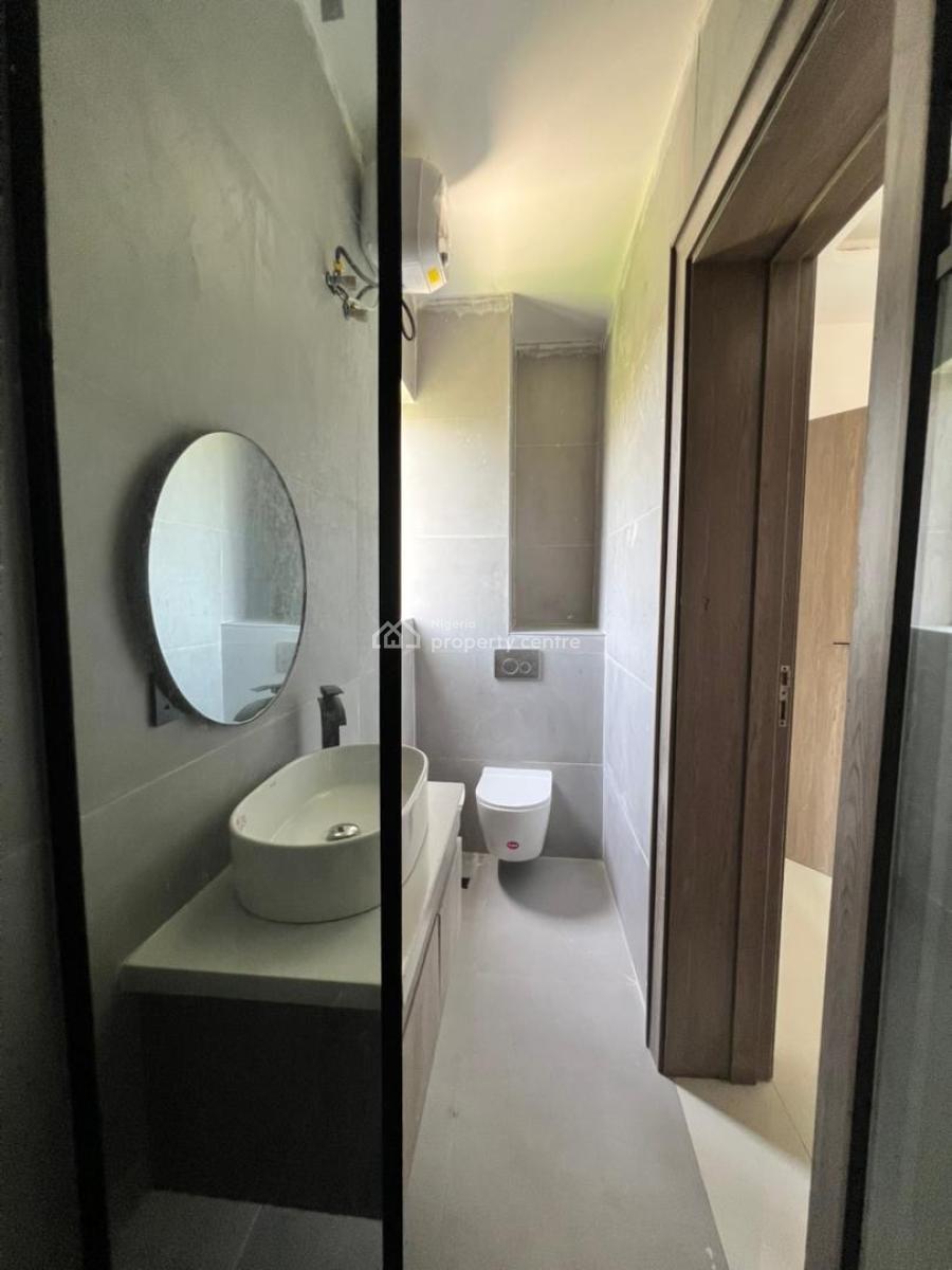 Exclusive 2 Bedroom Apartment with Pool Gym and Elevator, Lekki Phase 1,lekki, Lekki Phase 1, Lekki, Lagos, Block of Flats for Sale