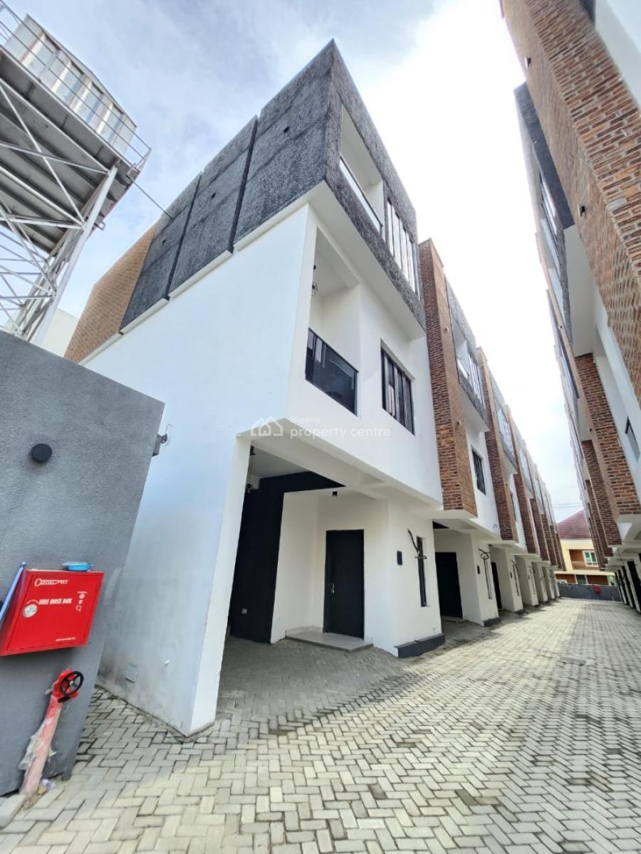 4 Bedroom Terrace Duplex with Bq, Ologolo, Lekki, Lagos, Terraced Duplex for Sale