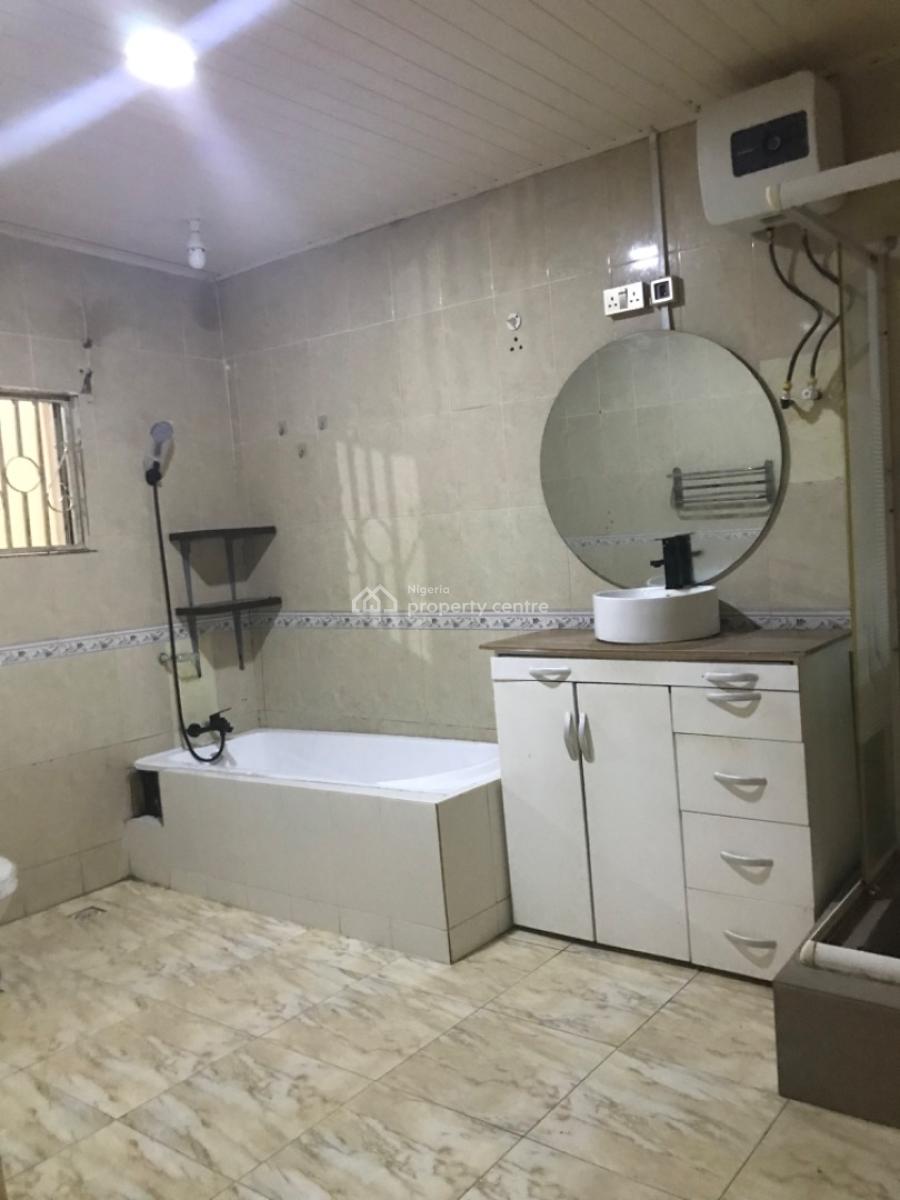 Very Standard Clean Mini Flat Upstairs @lekki Phase 1, Lekki Phase 1, Lekki, Lagos, Mini Flat (room and Parlour) for Rent