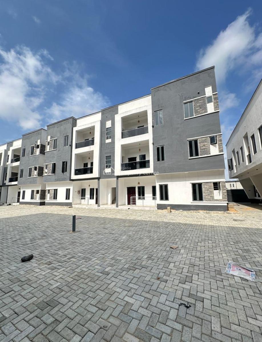 Well-built Luxury Spacious 3 Bedroom Apartment, Mobil Road Ilaje, Ajah, Lagos, Flat / Apartment for Sale