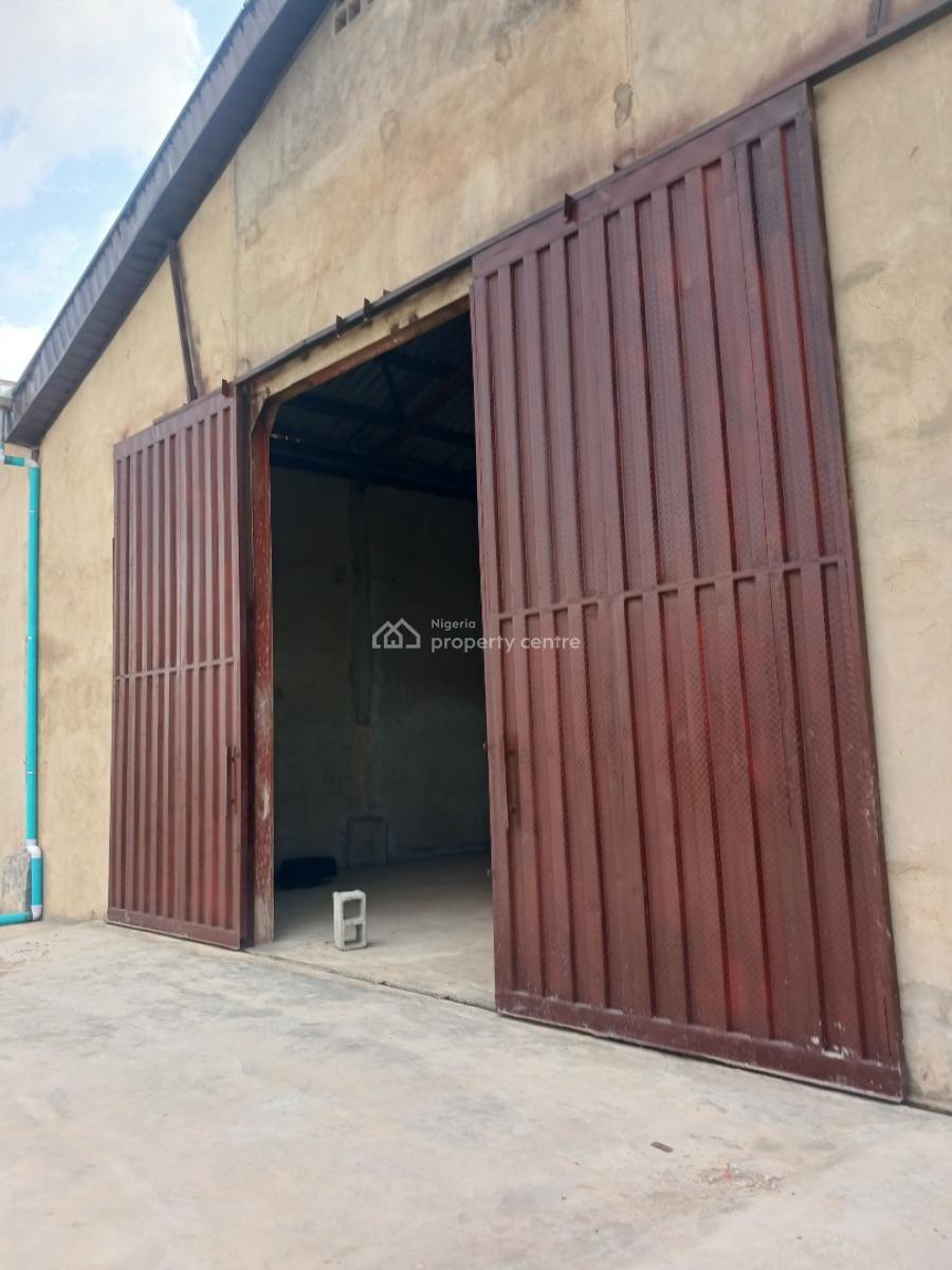 Warehouse Measuring About 1,800sm, Challange - Sako Road, Ibadan, Oyo, Warehouse for Rent