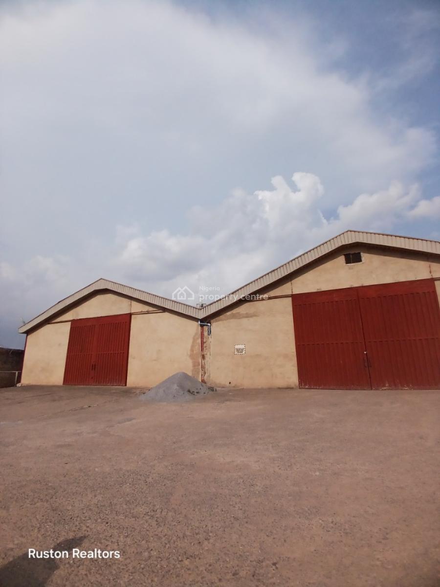Warehouse Measuring 1,000sm, Podo, Ibadan, Oyo, Warehouse for Rent