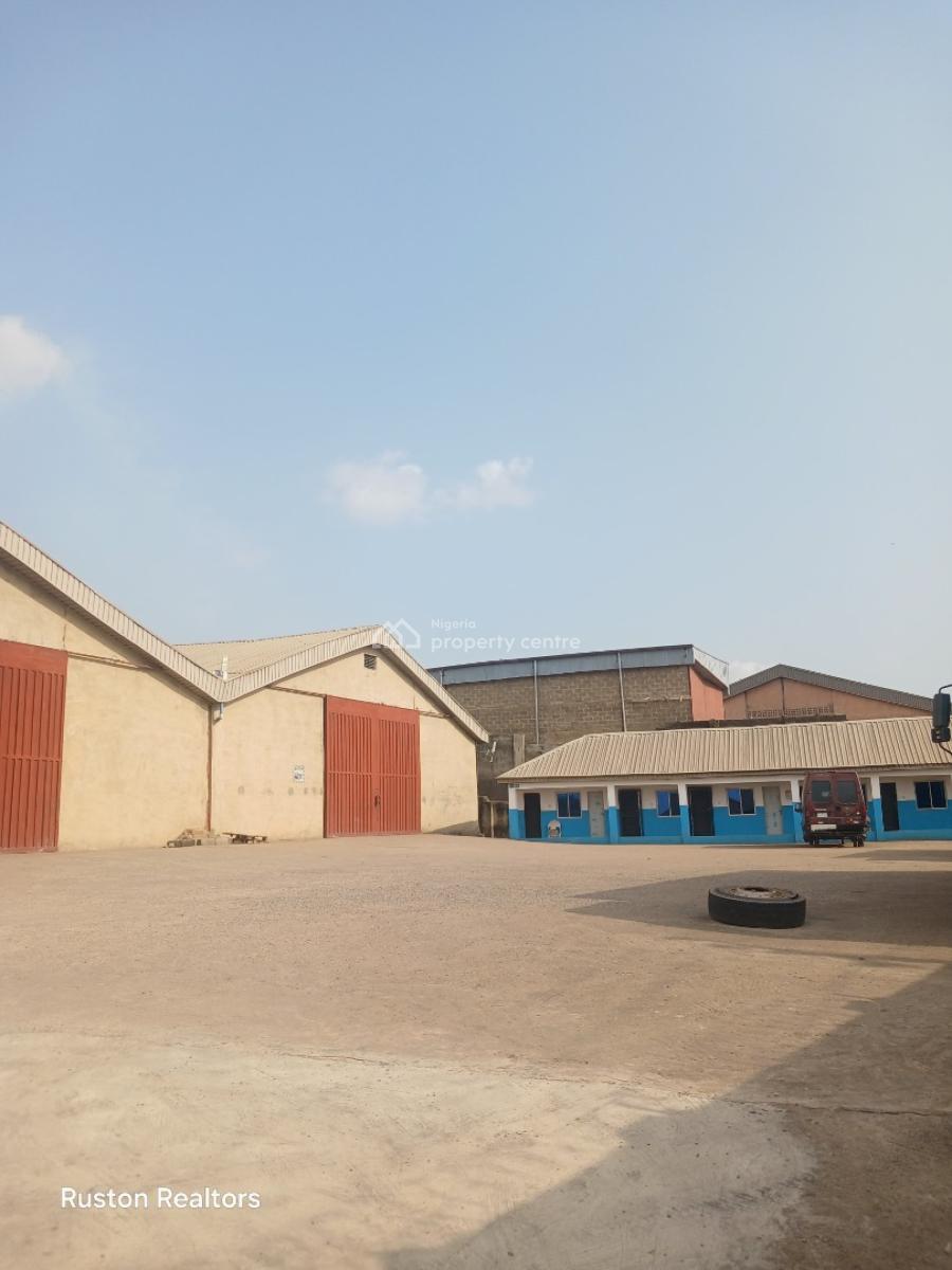 Warehouse Measuring 1,000sm, Podo, Ibadan, Oyo, Warehouse for Rent