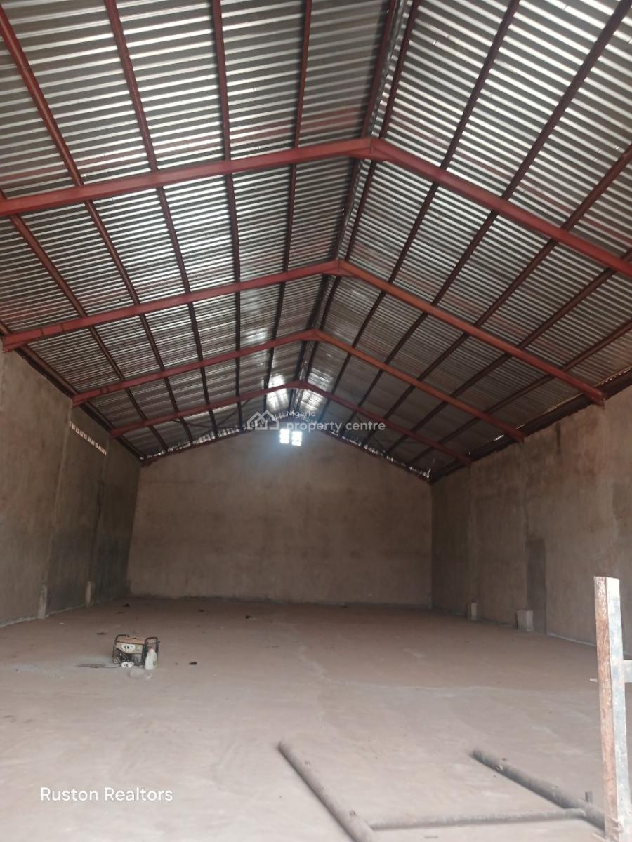 Warehouse Measuring 1,000sm, Podo, Ibadan, Oyo, Warehouse for Rent