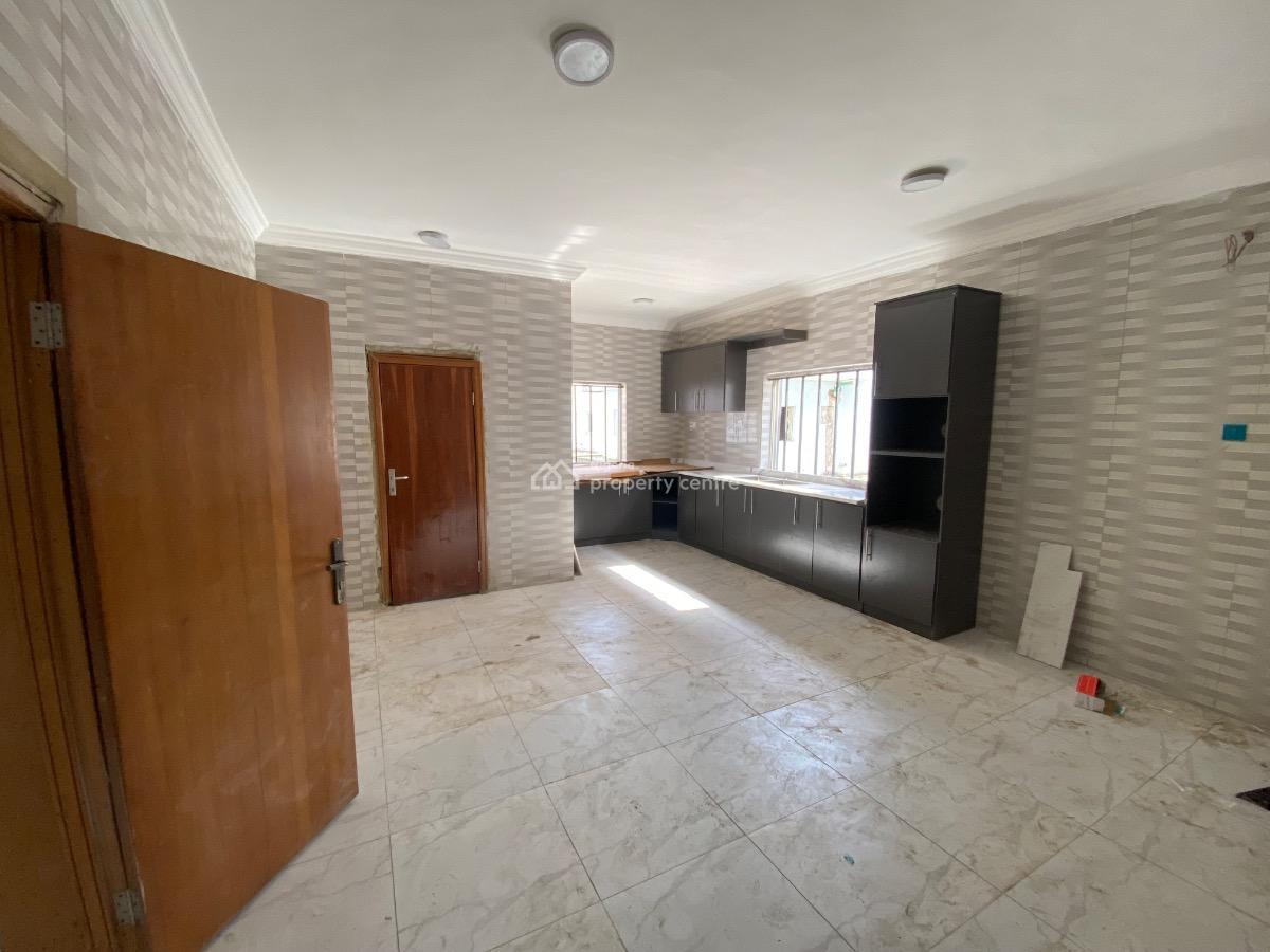 Luxury 5 Bedroom Fully Detached Duplex with Bq, Mobile Road, Ilaje, Ajah, Lagos, Flat / Apartment for Rent