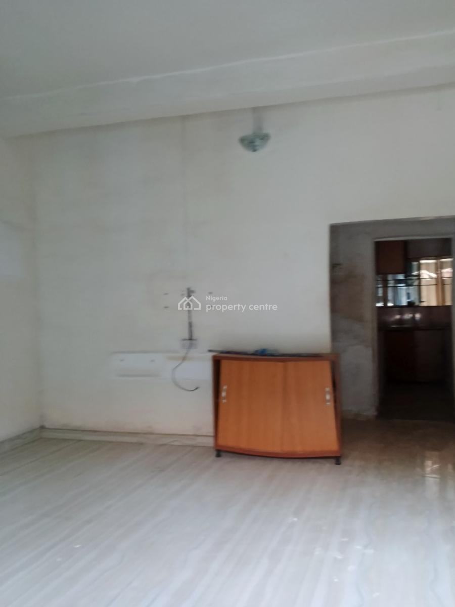 Miniflat Available in a Good Area, Alagomeji, Alagomeji, Yaba, Lagos, Mini Flat (room and Parlour) for Rent