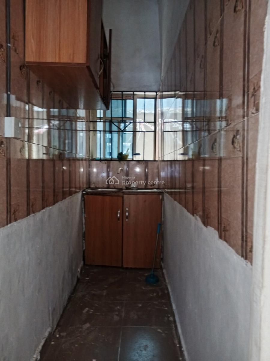 Miniflat Available in a Good Area, Alagomeji, Alagomeji, Yaba, Lagos, Mini Flat (room and Parlour) for Rent