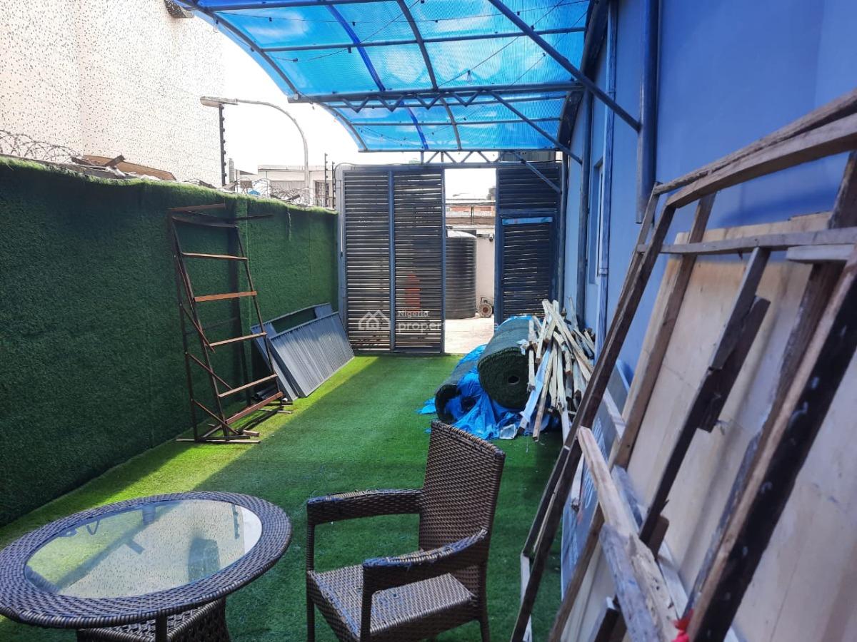 Functional Lounge, Opebi, Ikeja, Lagos, Restaurant / Bar for Rent
