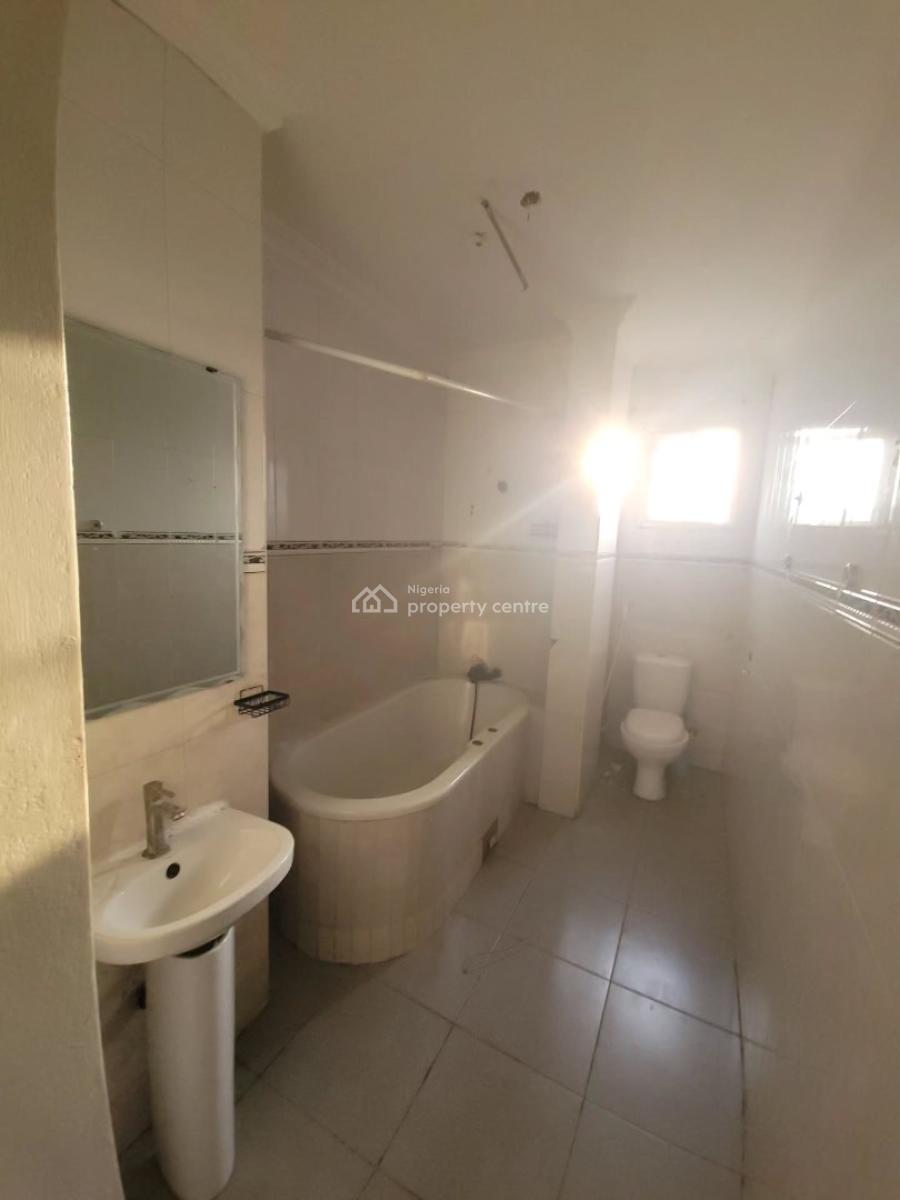 Well Built 2 Bedroom Apartment, Serviced 2 Bedroom Apartment with Spacious Rooms, Lekki Phase 1, Lekki, Lagos, Flat / Apartment for Rent
