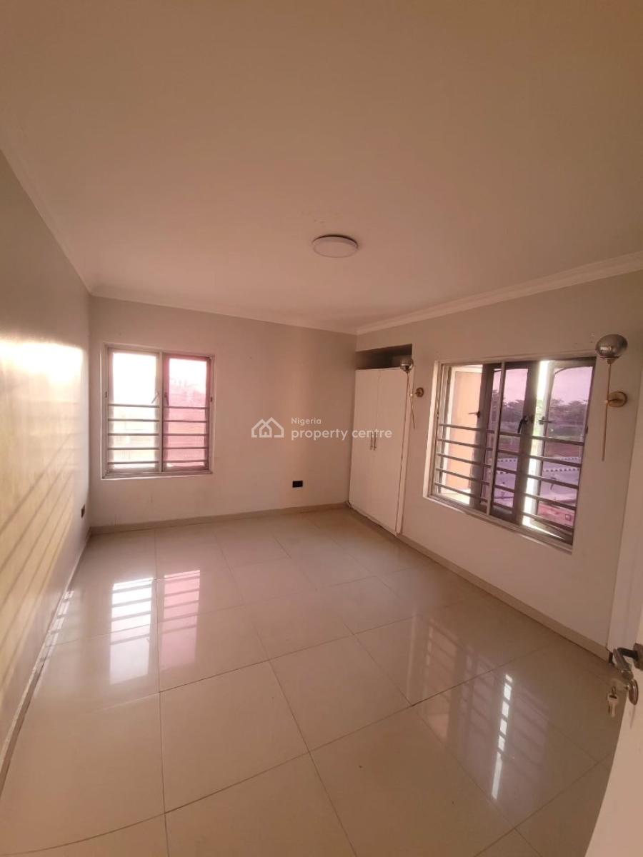 Well Built 2 Bedroom Apartment, Serviced 2 Bedroom Apartment with Spacious Rooms, Lekki Phase 1, Lekki, Lagos, Flat / Apartment for Rent