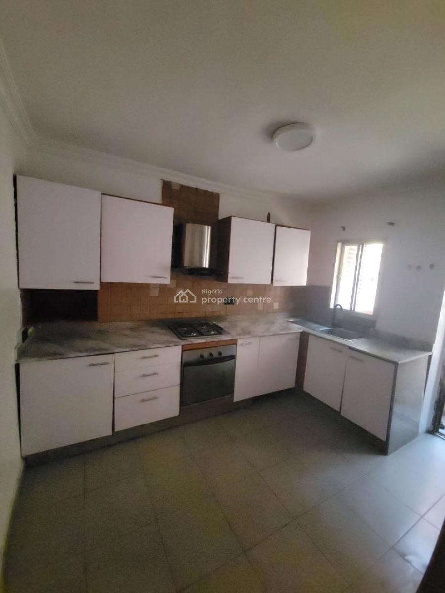 Well Built 2 Bedroom Apartment, Serviced 2 Bedroom Apartment with Spacious Rooms, Lekki Phase 1, Lekki, Lagos, Flat / Apartment for Rent