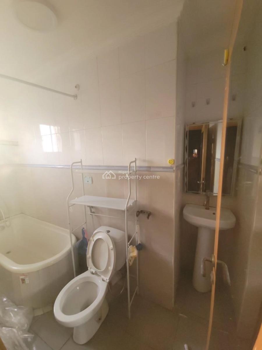 Well Built 2 Bedroom Apartment, Serviced 2 Bedroom Apartment with Spacious Rooms, Lekki Phase 1, Lekki, Lagos, Flat / Apartment for Rent