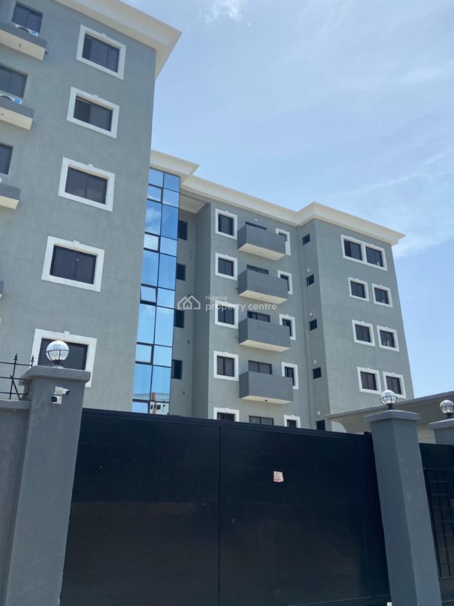 Newly Renovated Service 3 Bedroom Flat with Bq and Pool, Lekki Phase 1, Lekki, Lagos, Flat / Apartment for Rent