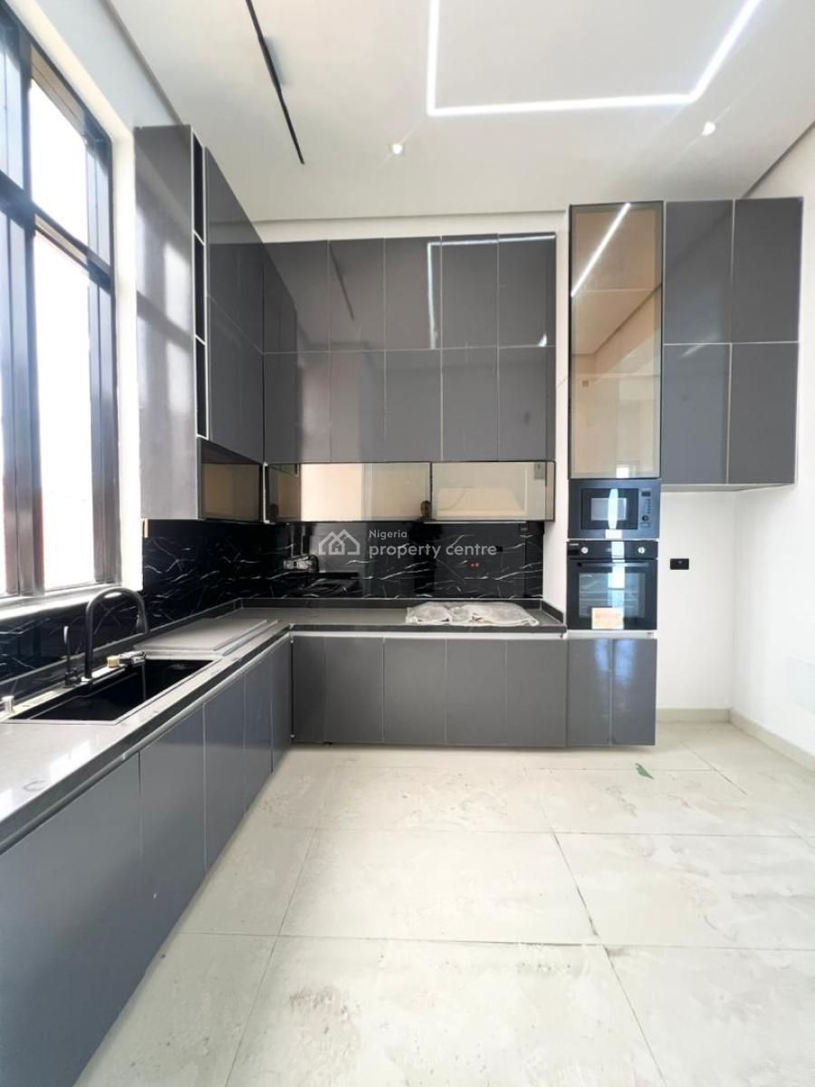 Stunning 2 Bedroom Apartment with Swimming Pool & Gym, Own a Piece of Luxury in Prime Location with High Rental Value, Lekki Phase 1, Lekki, Lagos, Block of Flats for Sale