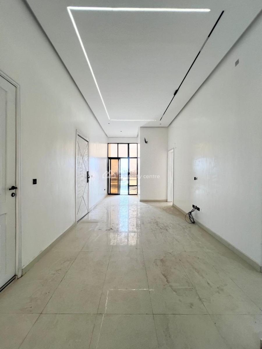 Stunning 2 Bedroom Apartment with Swimming Pool & Gym, Own a Piece of Luxury in Prime Location with High Rental Value, Lekki Phase 1, Lekki, Lagos, Block of Flats for Sale