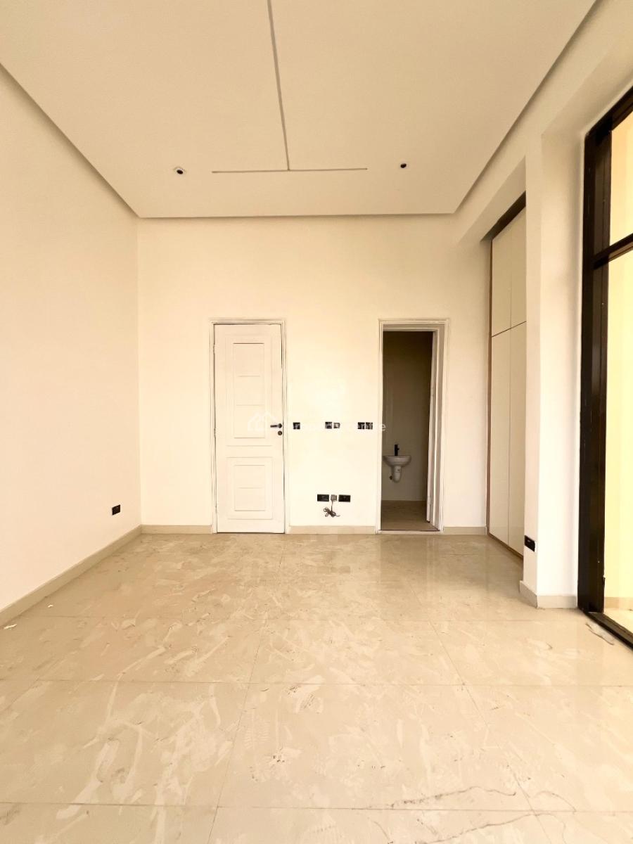 Stunning 2 Bedroom Apartment with Swimming Pool & Gym, Own a Piece of Luxury in Prime Location with High Rental Value, Lekki Phase 1, Lekki, Lagos, Block of Flats for Sale