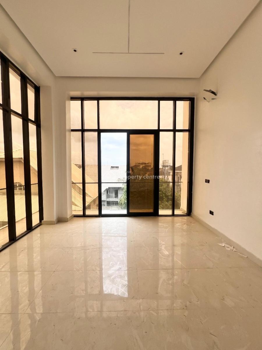 Stunning 2 Bedroom Apartment with Swimming Pool & Gym, Own a Piece of Luxury in Prime Location with High Rental Value, Lekki Phase 1, Lekki, Lagos, Block of Flats for Sale
