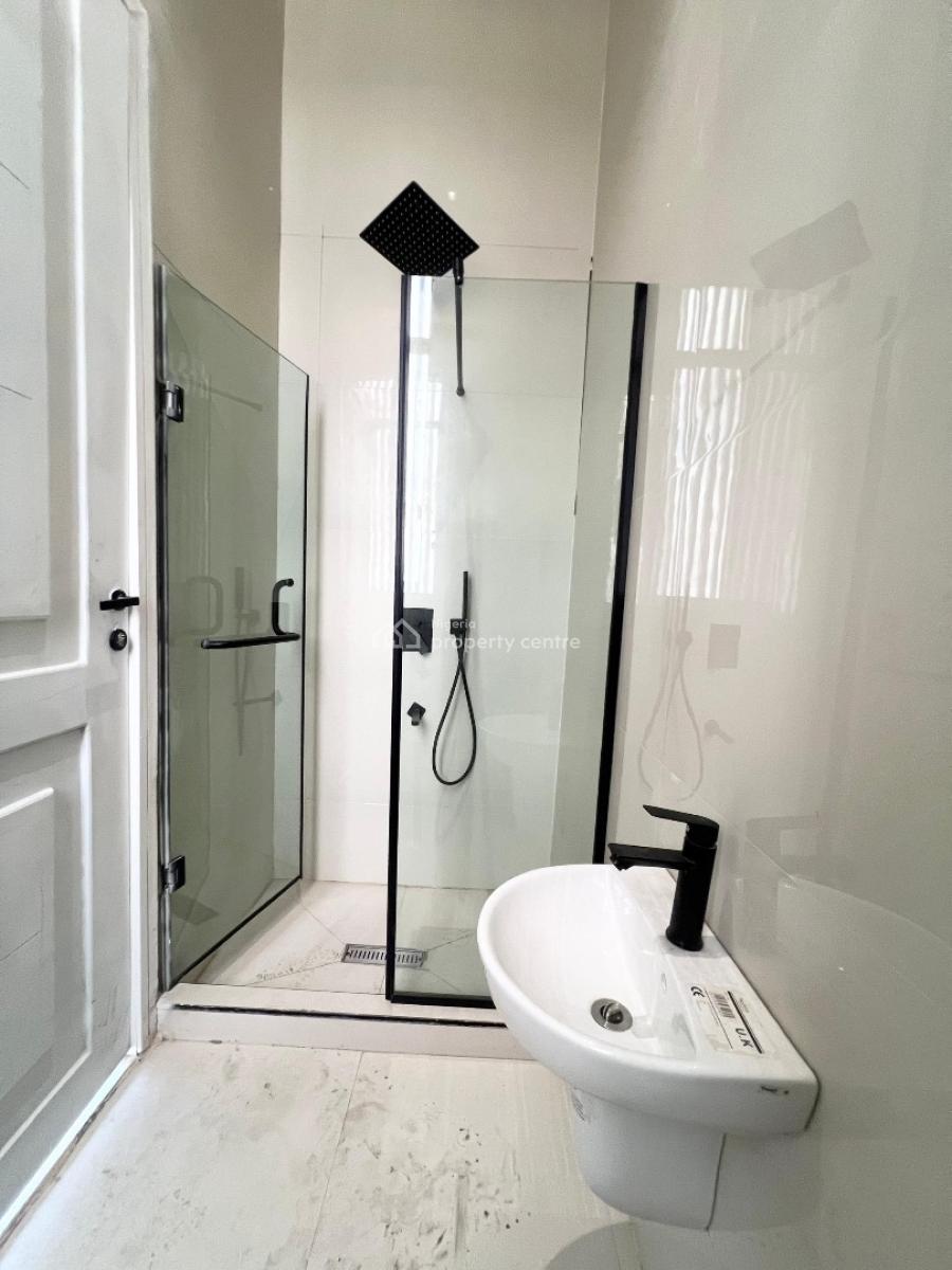 Stunning 2 Bedroom Apartment with Swimming Pool & Gym, Own a Piece of Luxury in Prime Location with High Rental Value, Lekki Phase 1, Lekki, Lagos, Block of Flats for Sale