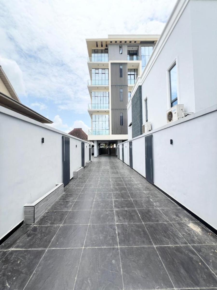 Stunning 2 Bedroom Apartment with Swimming Pool & Gym, Own a Piece of Luxury in Prime Location with High Rental Value, Lekki Phase 1, Lekki, Lagos, Block of Flats for Sale
