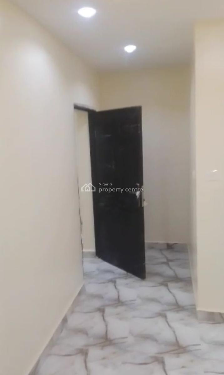 2bedroom Flat Available in Durumi Close to Area 1, Durumi, Abuja, Block of Flats for Sale