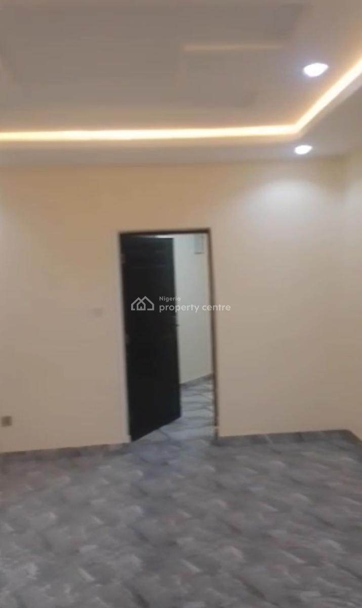 2bedroom Flat Available in Durumi Close to Area 1, Durumi, Abuja, Block of Flats for Sale