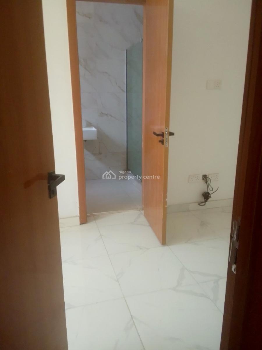 Luxury Four Bedroom Terrace, Periwinkle Lifestyle Estate, Lekki Phase 1, Lekki, Lagos, Terraced Duplex for Sale