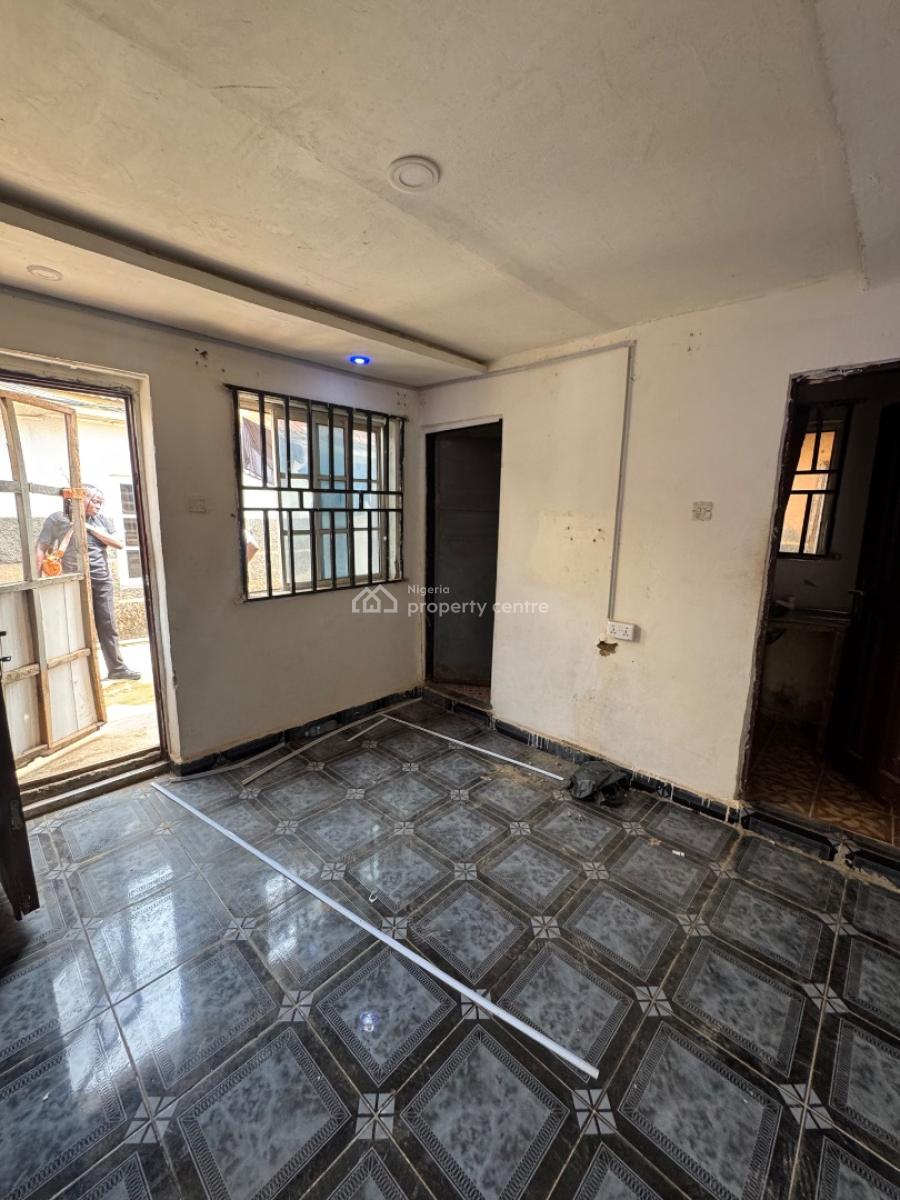 Standard Selfcontain in Apo Dutse Community, Band a Light, Apo Community Close to Cedercrest Hospital Apo Nepa, Apo, Abuja, Self Contain (single Rooms) for Rent
