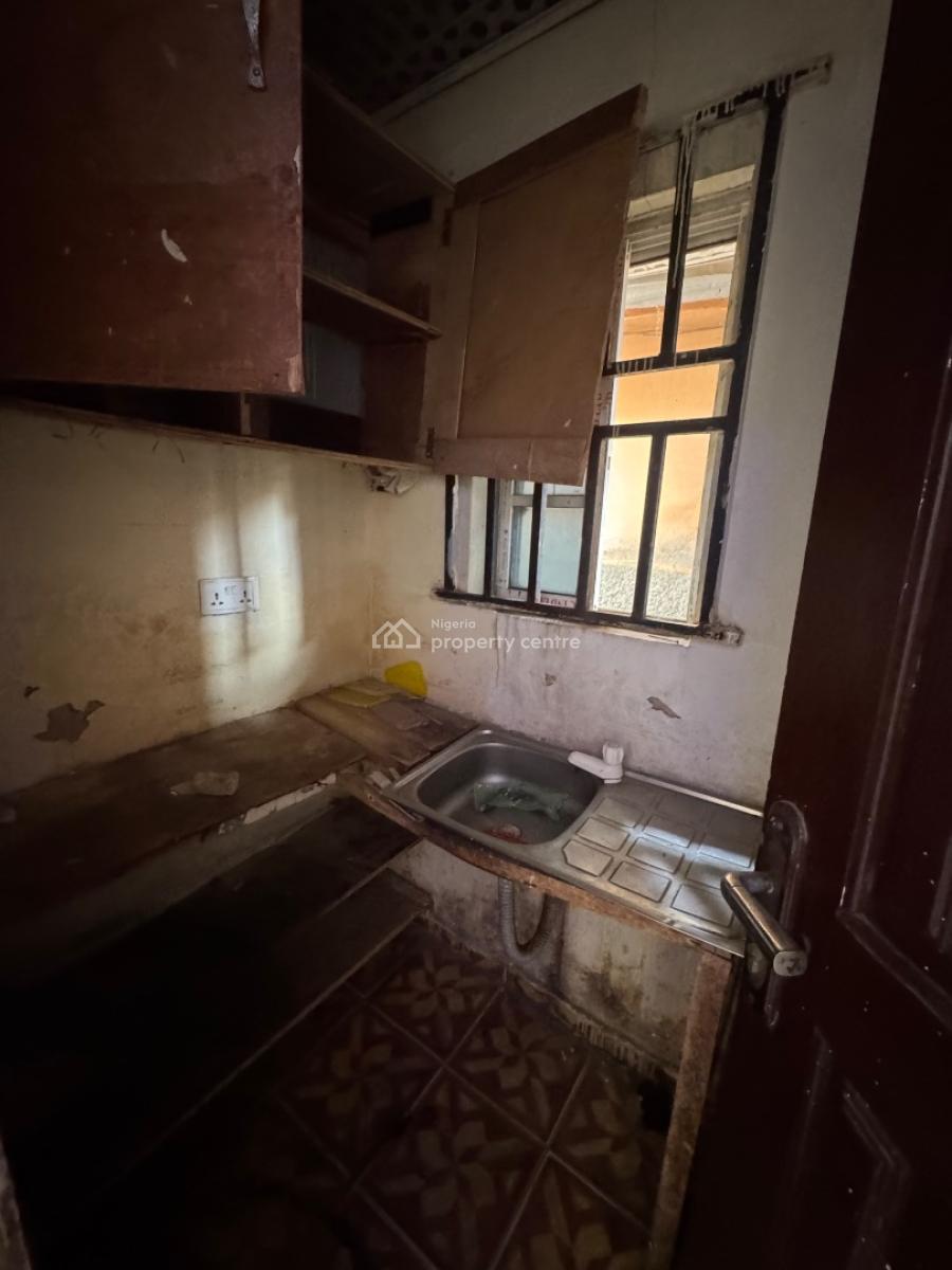 Standard Selfcontain in Apo Dutse Community, Band a Light, Apo Community Close to Cedercrest Hospital Apo Nepa, Apo, Abuja, Self Contain (single Rooms) for Rent