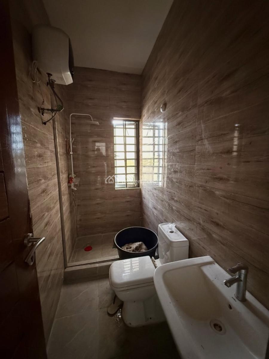 3 Bedroom Apartment with En-suite Rooms, Ologolo, Lekki, Lagos, Flat / Apartment for Rent