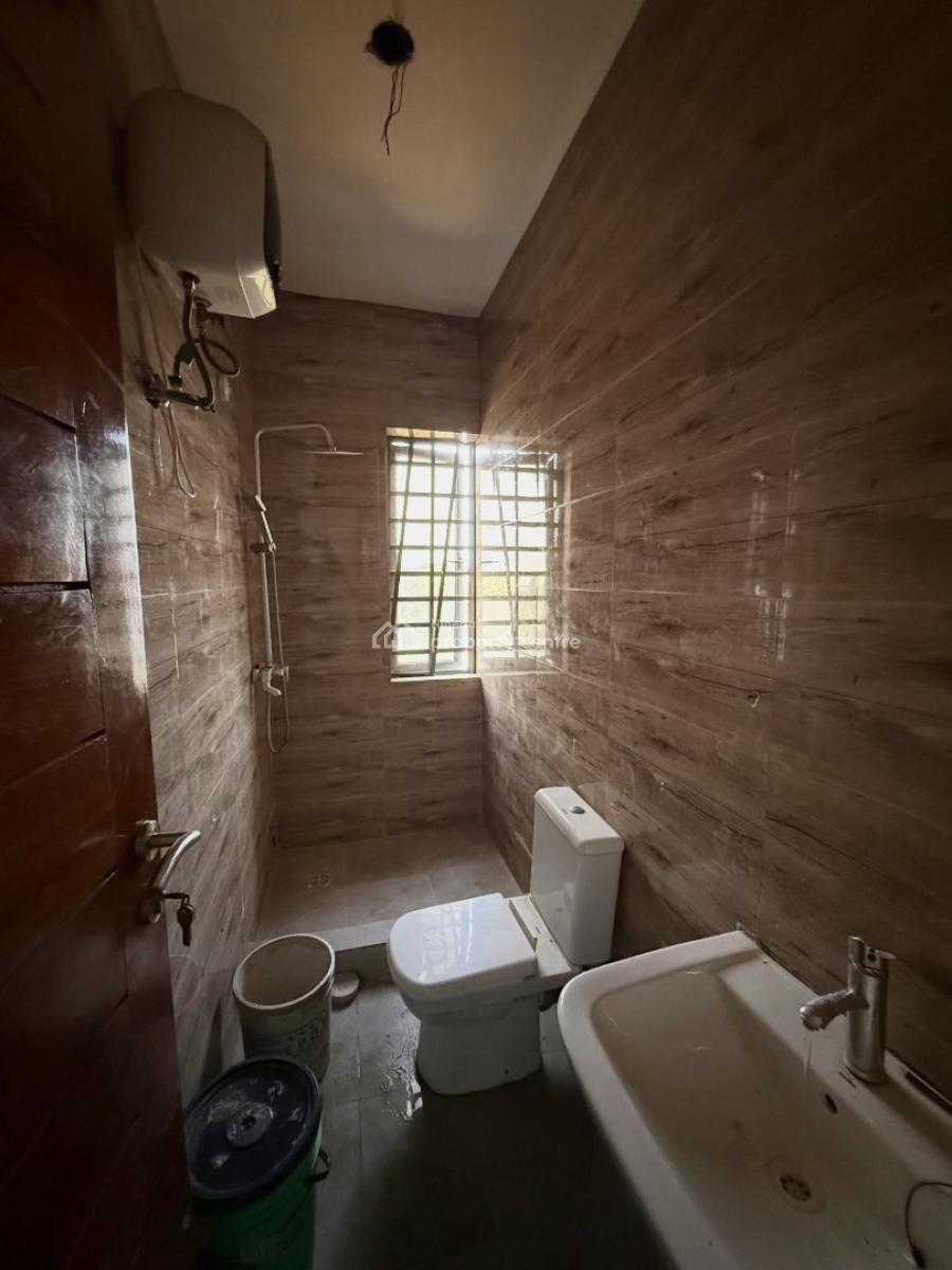 3 Bedroom Apartment with En-suite Rooms, Ologolo, Lekki, Lagos, Flat / Apartment for Rent