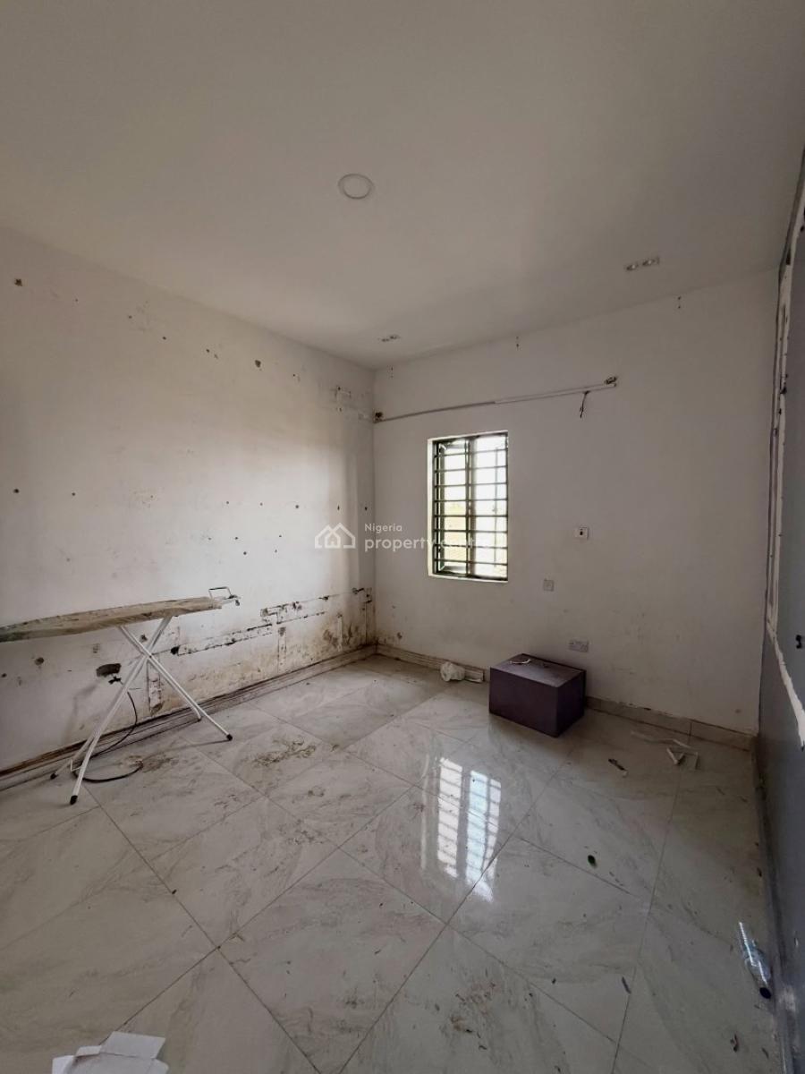 3 Bedroom Apartment with En-suite Rooms, Ologolo, Lekki, Lagos, Flat / Apartment for Rent