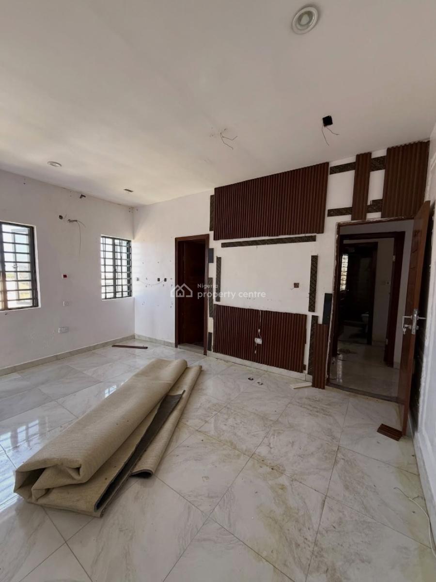 3 Bedroom Apartment with En-suite Rooms, Ologolo, Lekki, Lagos, Flat / Apartment for Rent