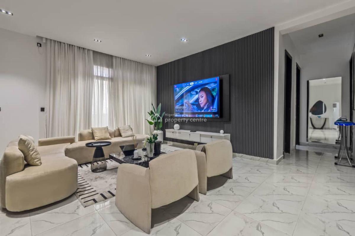 Spacious Massive Luxury Fully Furish  3bedroom Penthouse, Secure Estate Off Admiraty Wey Lekki Phase One, Lekki Phase 1, Lekki, Lagos, Block of Flats for Sale