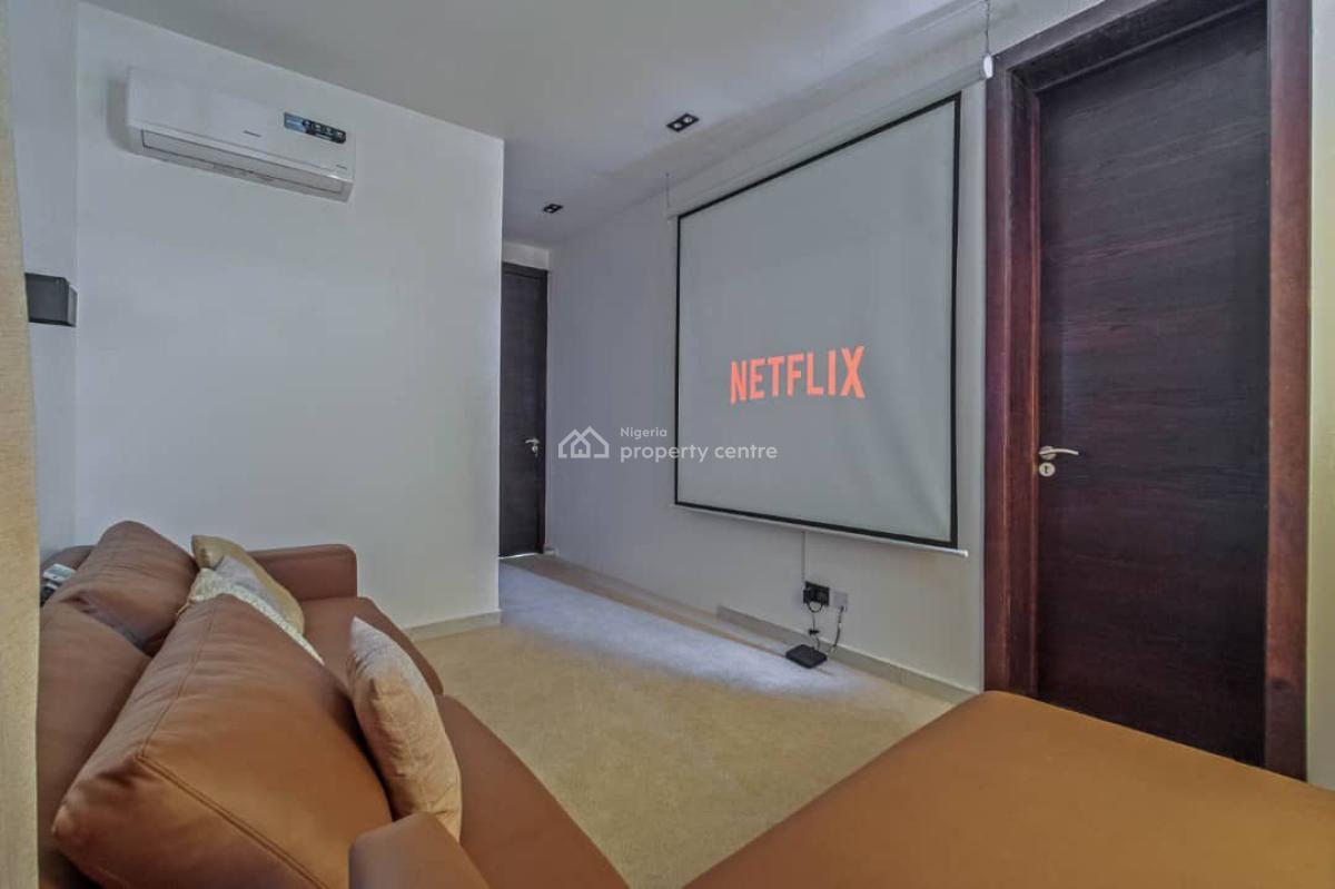 Spacious Massive Luxury Fully Furish  3bedroom Penthouse, Secure Estate Off Admiraty Wey Lekki Phase One, Lekki Phase 1, Lekki, Lagos, Block of Flats for Sale