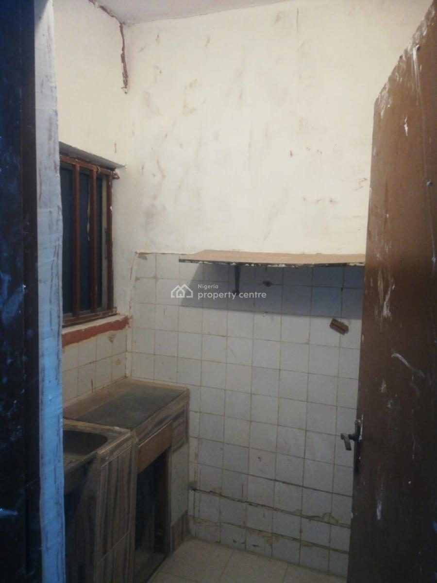 Selfcontain, Wuse, Abuja, Self Contain (single Rooms) for Rent
