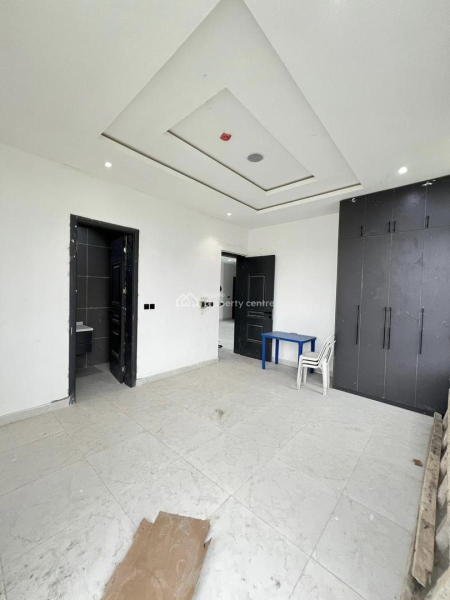 Spacious 2 Bedroom Apartment with  Bq, Swimming Pool, Gym and Elevator, Lekki Phase 1, Lekki, Lagos, Flat / Apartment for Sale