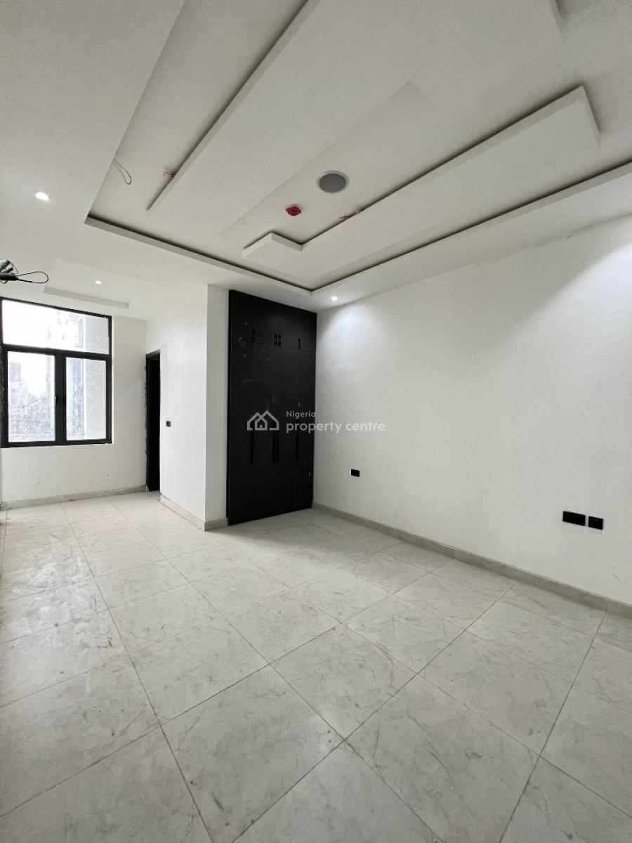 Spacious 2 Bedroom Apartment with  Bq, Swimming Pool, Gym and Elevator, Lekki Phase 1, Lekki, Lagos, Flat / Apartment for Sale