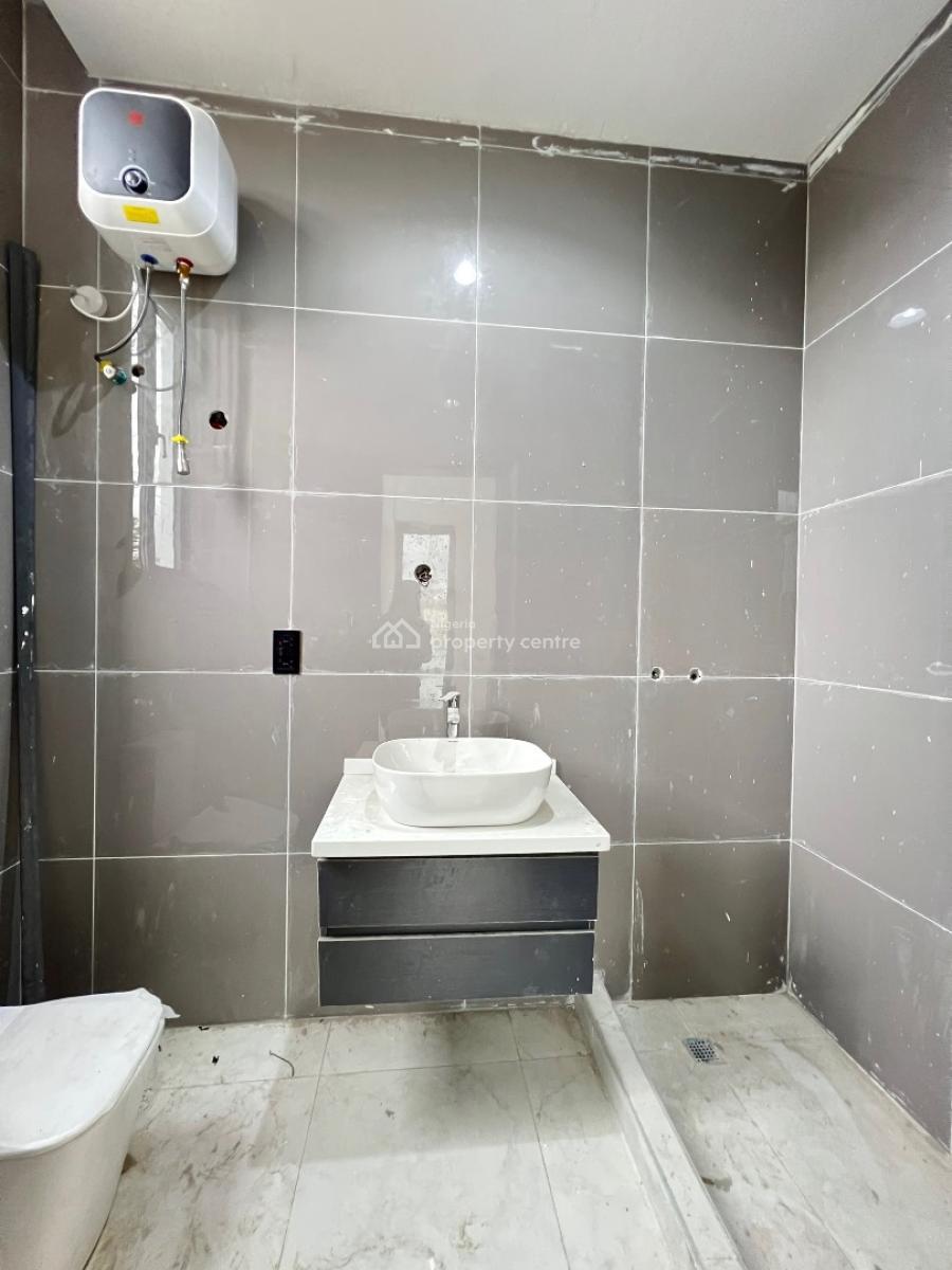 Spacious 2 Bedroom Apartment with  Bq, Swimming Pool, Gym and Elevator, Lekki Phase 1, Lekki, Lagos, Flat / Apartment for Sale