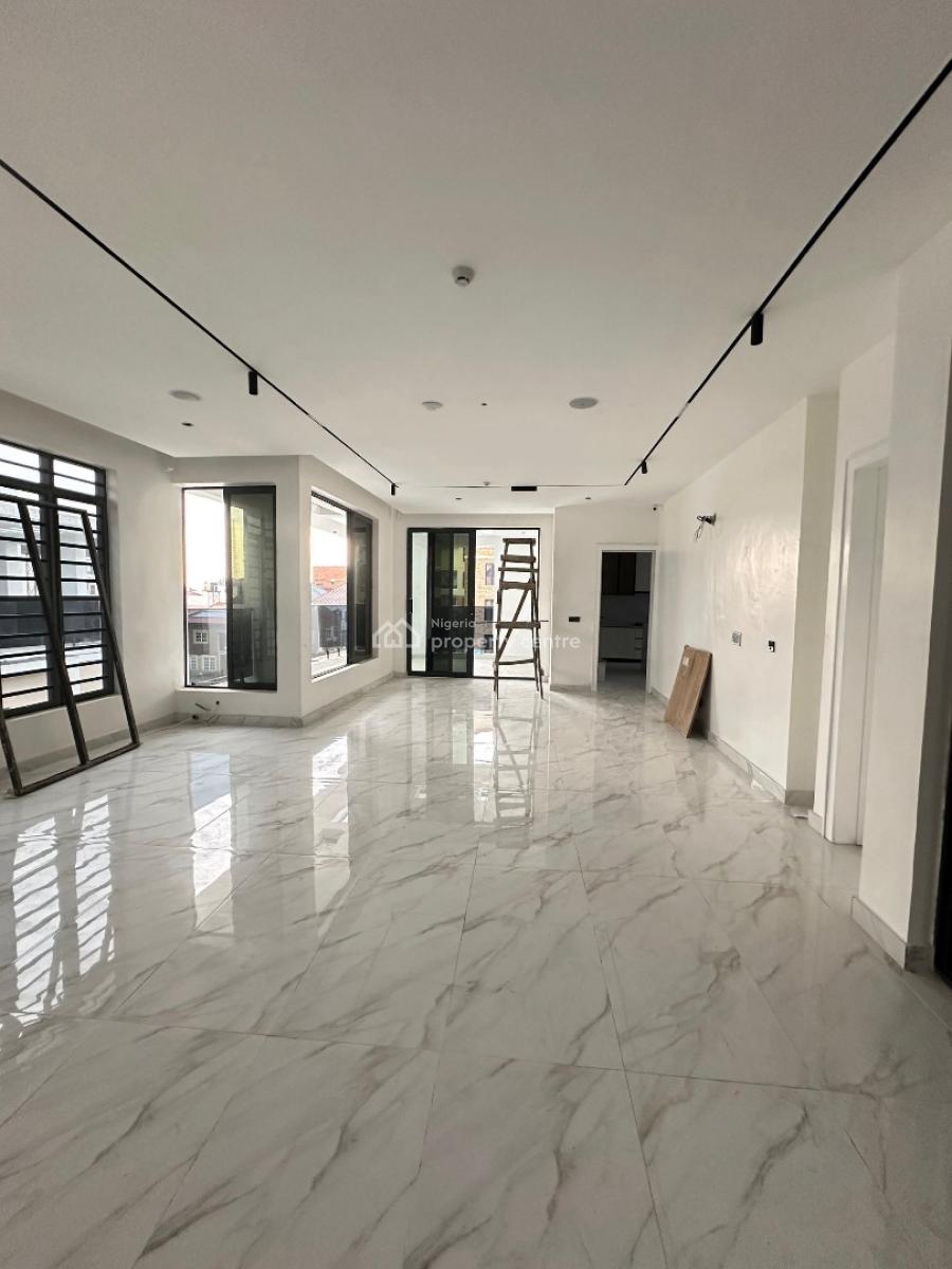 Elegant 4 Bedroom Penthouse with 10kv Lithium Inverter, Bq, Smart Home, Lekki Phase 1, Lekki, Lagos, Block of Flats for Sale