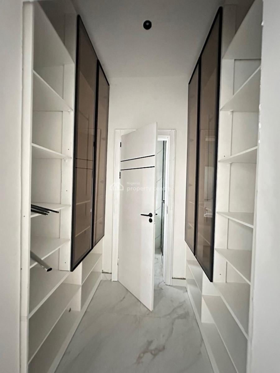 Elegant 4 Bedroom Penthouse with 10kv Lithium Inverter, Bq, Smart Home, Lekki Phase 1, Lekki, Lagos, Block of Flats for Sale